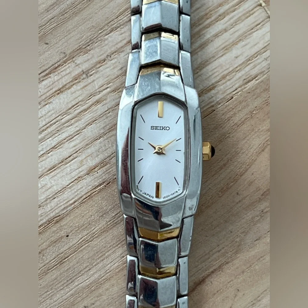 Seiko Vintage Ladies Watch Two-Tone Bracelet Stainless Hexagonal Dial Gold Hands